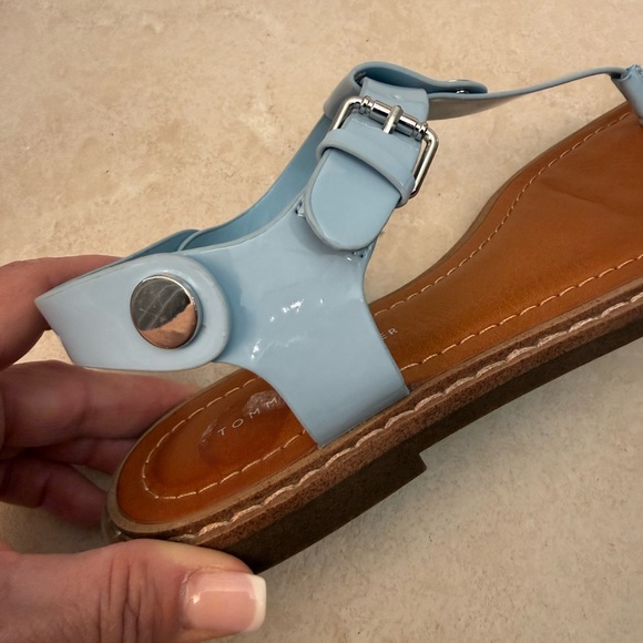 Tommy Hilfiger Light Blue Patent Leather T-Strap Sandals - Picture 7 of 9